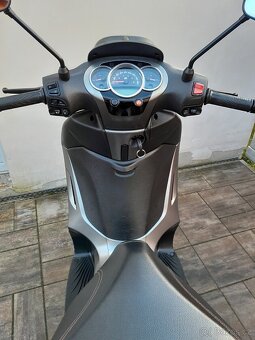 Piaggio Beverly 300 ABS, 2018, pěkný stav, AKCE - 7