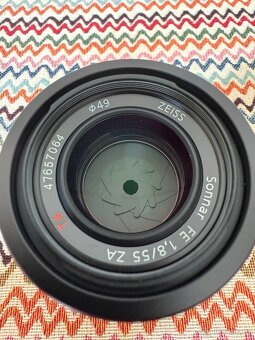 SONY Zeiss FE 55mm F/1.8 ZA T objektiv v bezvadném stavu - 7