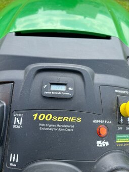 Zahradní traktor John Deere X155R - 7