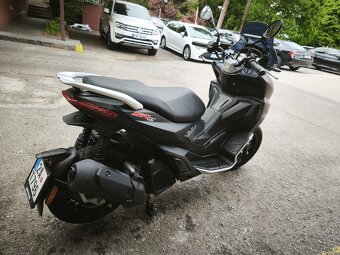 Aprilia SR GT 125 - 7