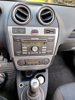 Ford fiesta 1,4 59kw - 7