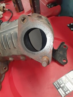Prodám katalyzátor Kia Hyundai 2B300 W1 EK 3 - 7