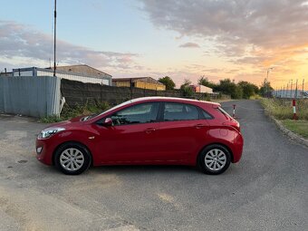 HYUNDAI I30 1.4i KLIMA PARK SENZORY AUTORIZOVANÝ SERVIS - 7