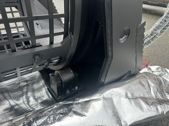 Bubnová třídící lopata pro bagry 8-12 tun - 7