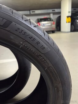 Michelin 235/45 R18 - 7