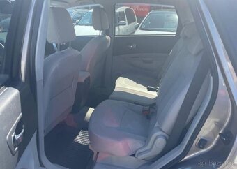 Nissan Qashqai 2.0i 4x4 TEKNA 7 míst benzín manuál 104 kw - 7