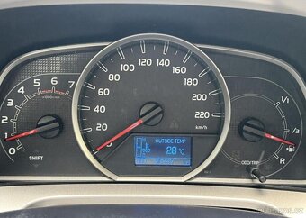 Toyota Rav4 2.0D D4D 4x4 KAMERA TEMPOMAT manuál 91 kw - 7