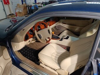 Jaguar XK8 - 7