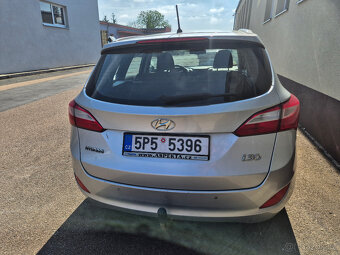 Prodám Hyundai i30 1.6CRDi 81kW Kombi r.v. 2013 - 7