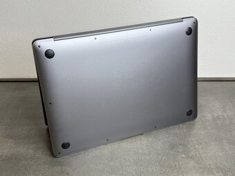 Macbook Air 13" 2020 / I5 / 8GB / 256GB / Space Gray - 7