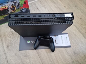 Herní Konzole Xbox One X 1TB plus hry krabice - 7