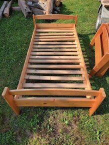 Válendy, skříňky, postele, staroýitmé postele po prababičce - 7