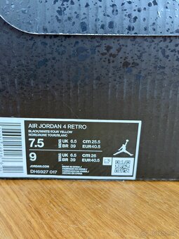 Nike AIR JORDAN 4 RETRO Thunder - 7