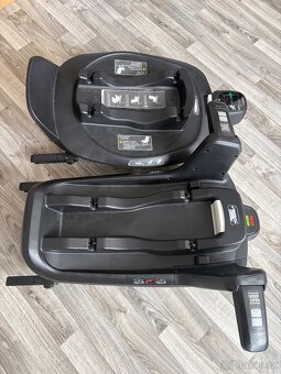 Dětská autosedačka Bugaboo BLACK + 2x base - 7