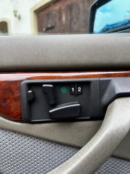 Mercedes-Benz 560 SEC (W126) - 7