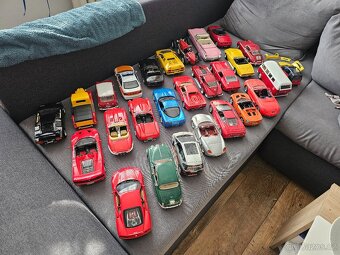 Modely 1:18 - 7