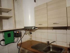 Prodám chalupu s pěknou zahrádkou. - 7