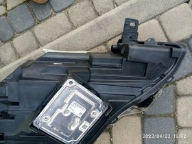 Světlo Ford Kuga 22+ - 7