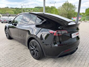 Tesla Model Y - 7