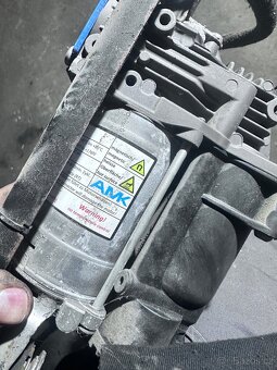 Prodám kompresor bmw e61 - 7