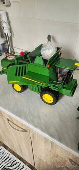 Bruder kombajn john deere - 7