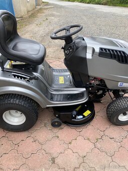 Zahradní traktor traktůrek MTD - 7