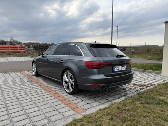 Audi A4 Avant 3.0 V6 S-Line - 7
