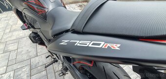 Kawasaki Z750R - 7
