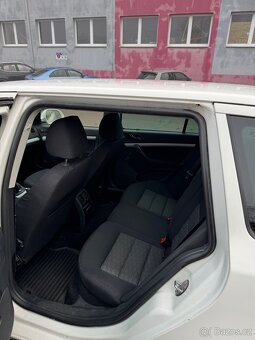 Škoda Octavia 1,6 tdi Ambiente rok 2012 - 7