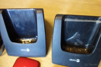 Véčko - mobilní telefon Primo 413 černý / červený - 7