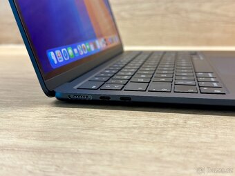 MacBook Air 13" M2 CZ 2022 (8 GB RAM, 256 GB), baterie 100 - 7