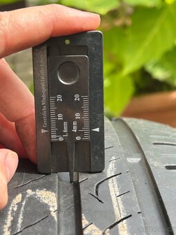 Volvo/Land Rover kola 235/65 R17 V XL - 7