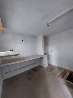 Pronájem garáže v obci Holohlavy - 7