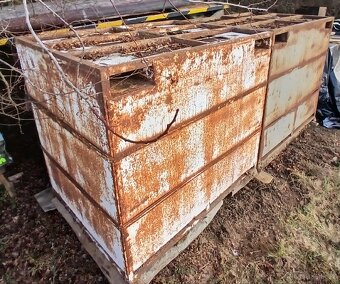 Prodám pravítko k obráběcím strojům,motor 5.5kw,vozíky - 7