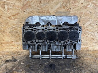 HLAVA MOTORU 5.0 TDI R070103373A - 7