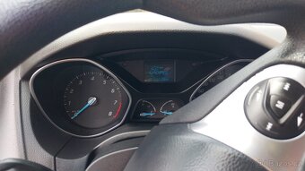 PRODÁM FORD FOCUS HATCHBECK 1,6 – BENZÍN, 92 KW , 12/2011 - 7