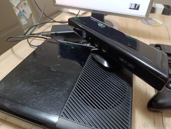 Xbox 360E 500Gb + Kinect + hry - 7