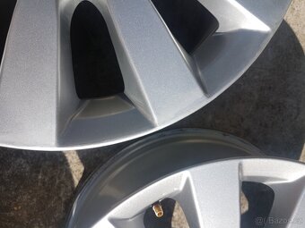 ALU kola R17 na HONDA CIVIC 9G - 7