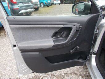Prodám Škodu Fabii 1.6 TDI Nové STK RV 04/2011 - 7
