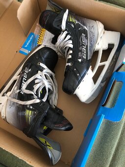 Brusle Bauer Vapor Hyperlite vel 7,5 FIT 3 - 7