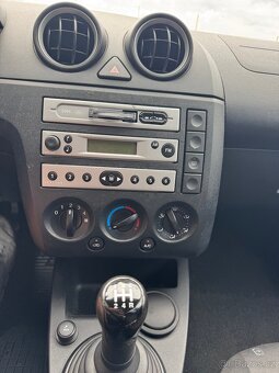 Ford Fiesta 1,25i 51kw - nová STK+SPZ - pěkný stav - 7