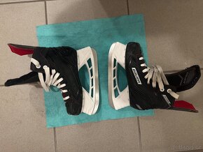 Brusle Bauer Score size 1.0 šířka R / vel.EUR 33,5 / CM 21.0 - 7