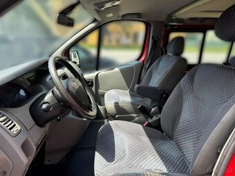 Renault Trafic 6.místný, AC, benzín (2010) - 7