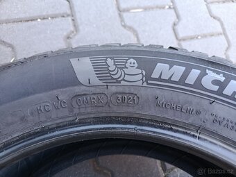 205/55/16 zimní pneu michelin - 7