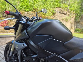 Suzuki GSR 750 - TOP STAV + VÝBAVA - 12 000 KM 123.000,- Kč - 7