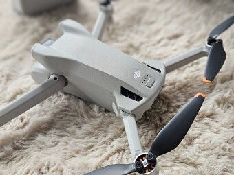 Dron DJI mini 3 Fly More Combo - 7