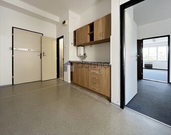 Pronájem kanceláří 60m2, P9 - Libeň, ul.Drahobejlova, 3 míst - 7