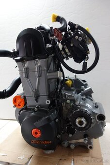 KTM LC4 690 SM - DOKLADY - 7