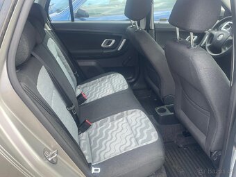 Škoda Fabia combi 1.2 HTP 51kw Ambiente,klima, slušný stav - 7