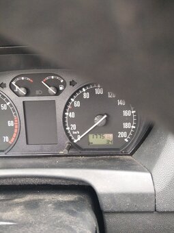 ŠKODA FABIA 1.4 MPI 44KW R. V 2003 STK - 7